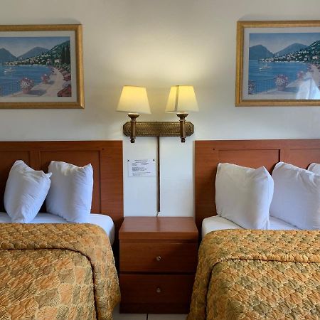 International Inn On The Bay Miami Beach Bagian luar foto